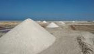 ملح اليمن.. حرب الحوثي تقطع أوصال "الذهب الأبيض"