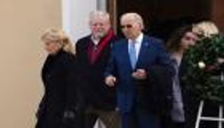 بايدن يحيي الذكرى الـ50 لوفاة زوجته وابنته في حادث