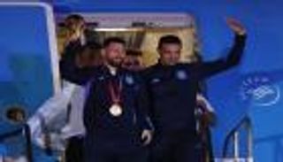 احتفالات الفجر.. استقبال أسطوري لمنتخب الأرجنتين في بوينس آيرس (صور وفيديو)