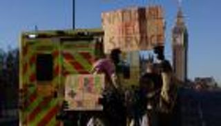 من السكة الحديد إلى الصحة.. الإضرابات "تشل" الاقتصاد البريطاني