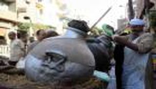 سندوتش الفول في مصر بـ8 جنيهات.. ما علاقة الدولار؟