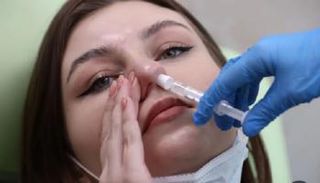 اللقاحات الأنفية تحارب كورونا من بوابة دخوله الجسم 