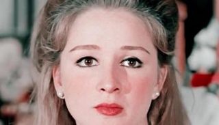 الفنانة نجلاء فتحي