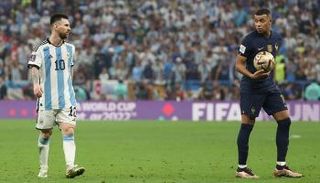 كيليان مبابي وليونيل ميسي