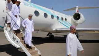 الوفد العماني لدى وصوله إلى صنعاء - أرشيفية