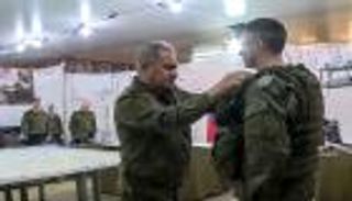 وزير دفاع روسيا على الجبهة بأوكرانيا.. جولة دعم وتحدٍّ