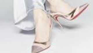 الأحذية النسائية ذات النعال الحمراء تسحق "أمازون" في أوروبا.. ما القصة؟