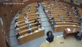 "العين الإخبارية" ترصد تطبيق تقنية الفيديو في "امتحانات آداب المنصورة" بمصر (خاص)