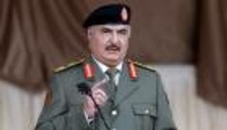 خطاب حفتر بعيد الاستقلال.. هل يحول الجيش ألم الليبيين لأمل؟