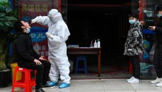 إصابات كورونا تواصل الارتفاع في الصين