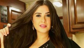 الفنان ياسمين عبدالعزيز