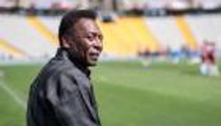 آخر تطورات حالة بيليه الصحية.. ابنة الأسطورة تنشر صورة من قلب المعركة