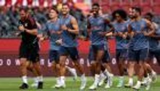 بأمر تين هاج.. تمديد عقود رباعي مانشستر يونايتد