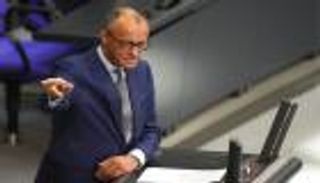 مدفأة زعيم المعارضة بألمانيا تشكو حرب أوكرانيا