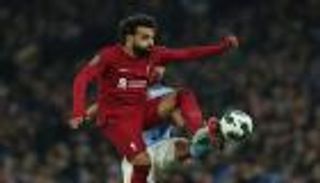 محمد صلاح يقفز من طائرة "هليكوبتر".. ما التفاصيل؟ (فيديو)