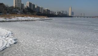 تجمد نهر "هان" في كوريا الجنوبية
