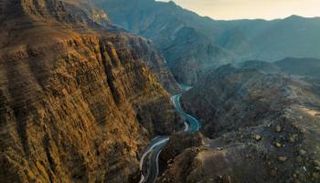 التنوع الجغرافي لدولة الإمارات يعزز مكانتها السياحية