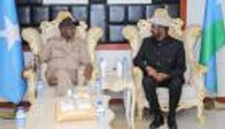 وزير الدفاع الكيني يزور الصومال.. تعاون ضد الإرهاب