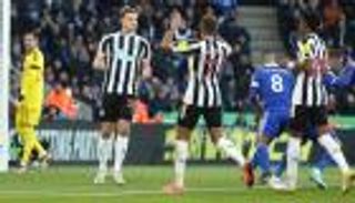 بثلاثية سهلة.. نيوكاسل يبدأ حلما تأخر 26 عاما في الدوري الإنجليزي