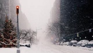 العاصفة شلت الحياة في معظم الولايات