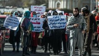 نساء أفغانيات يتظاهرن في كابول