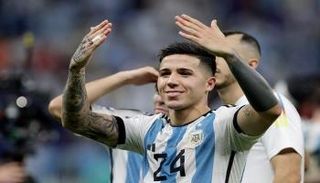 إنزو فرنانديز لاعب منتخب الأرجنتين