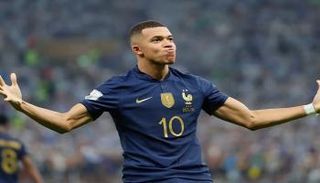 كيليان مبابي نجم منتخب فرنسا