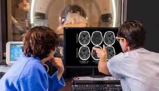 الذكاء الاصطناعي يساعد على اتخاذ القرار في تفسير فحوصات الدماغ