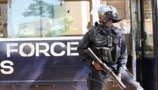 أحد أفراد الأمن في غامبيا