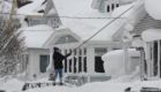 فوضى ونهب في نيويورك.. عاصفة القرن تثير شهية اللصوص (فيديو)