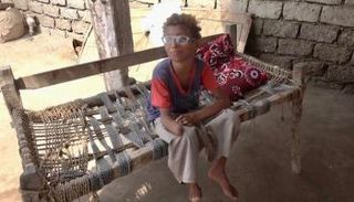 سعيد فقد قدمه ويده بفعل ألغام الحوثي