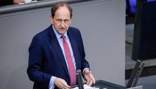 السياسي البارز بالحزب الديمقراطي الحر، ألكسندر جراف لامبسدورف