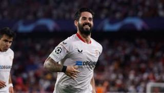 ايسكو ألاركون لاعب ريال مدريد وإشبيلية السابق