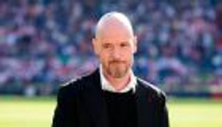 تين هاج يكشف.. كيف يستفيد مهاجمو مان يونايتد من قناص الـ20؟