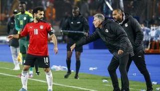 محمد صلاح وكارلوس كيروش