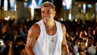 النجم المصري عمرو دياب