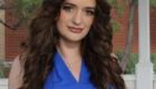 في الخمسين وتبدو بعمر العشرين.. أمريكية تكشف سر الشباب الدائم