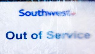 لافتة خارج الخدمة لشركة ساوث وست إيرلاينز