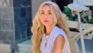 هنا الزاهد تفجر مفاجأة حول فيلم تامر حسني الجديد: "متعرضش عليا"