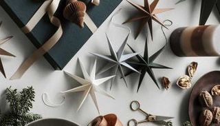 ديكورات شجرة الكريسماس 