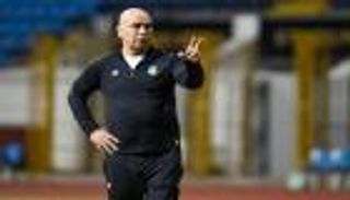 تحطيم "الفار" وبلاغ للشرطة.. حسام حسن أحدث أزمات الدوري المصري