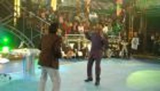 مهارات وغناء.. كواليس لقاء تلفزيوني نادر بين بيليه ومارادونا (فيديو)