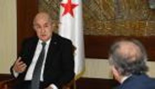 الرئيس الجزائري يقرر زيارة فرنسا في 2023 وهكذا صفق لمنتخب المغرب