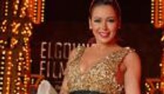 تصريح "النقاب بدعة" يورط الفنانة لقاء الخميسي مع جمهورها