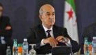 تبون يدشن صفحة جديدة بعلاقات فرنسا والجزائر