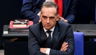 ماس صامتا في أحد جلسات البرلمان