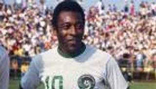 الأسطورة بيليه.. لماذا حُرم من اللعب في أوروبا؟