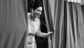 "هات الإزازة" و"ارخي الستارة".. كيف غيّر ميلاد أم كلثوم الغناء العربي؟