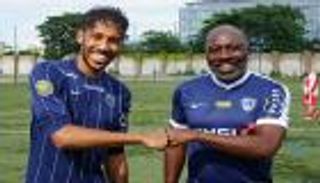 "تصريح عائلي" يؤكد انضمام أوباميانج إلى برشلونة