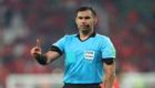 حكم مباراة مصر والكاميرون.. لماذا يفضل المصريون ماريو إسكوبار؟